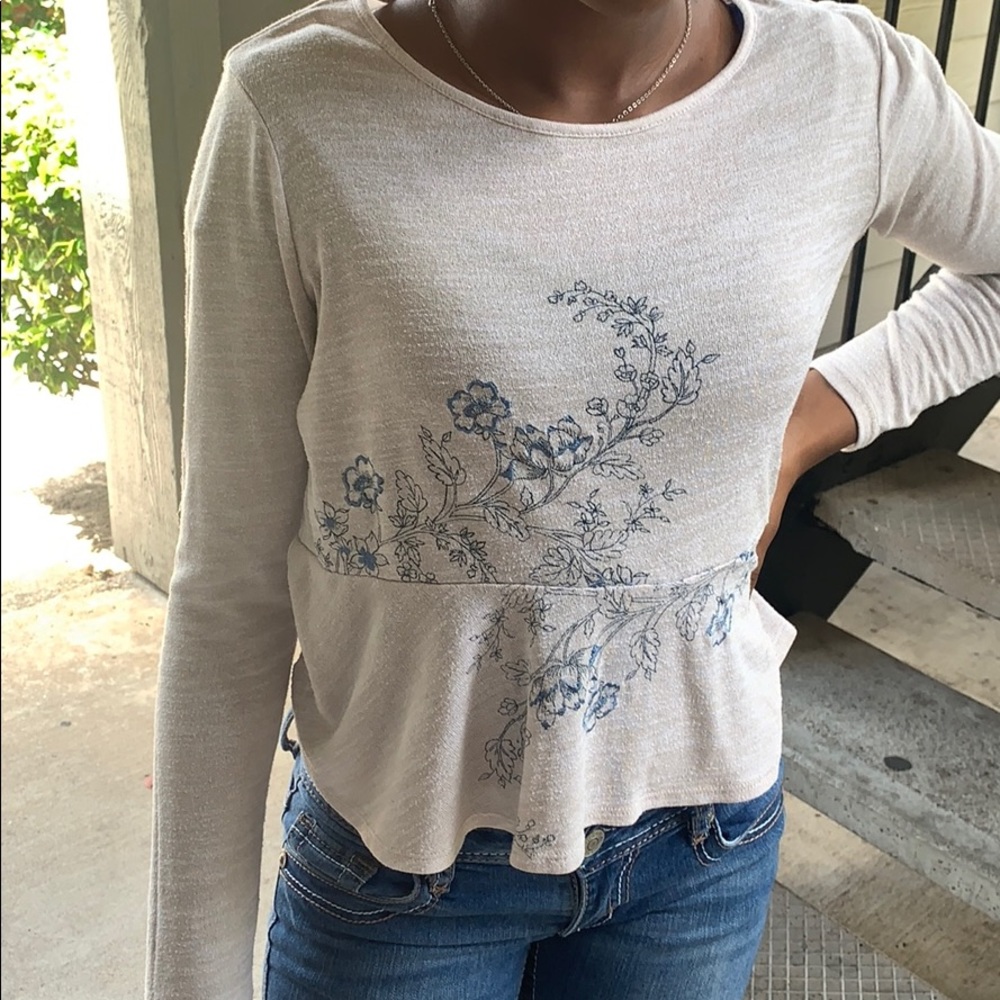 White long sleeve🥰